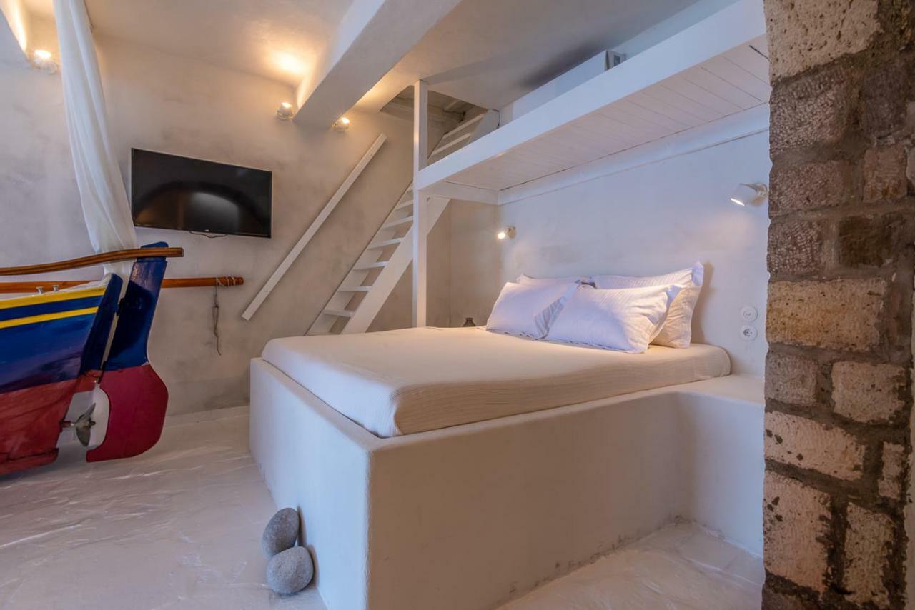 Вилла Neosikos Amazing Beach House In Milos Island Klima  Экстерьер фото