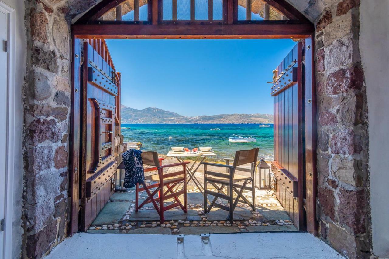 Вилла Neosikos Amazing Beach House In Milos Island Klima  Экстерьер фото