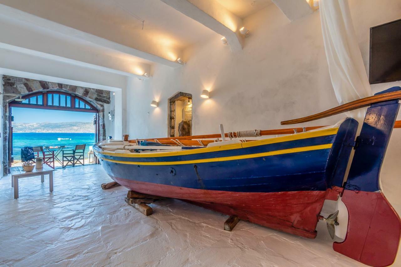 Вилла Neosikos Amazing Beach House In Milos Island Klima  Экстерьер фото